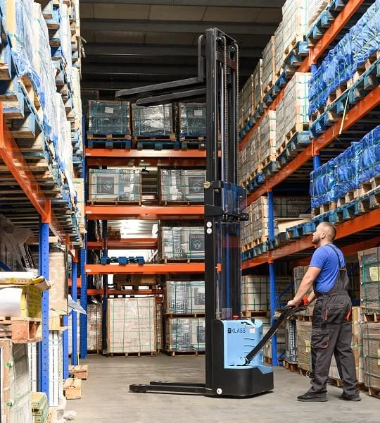 Transpalet electric cu catarg, 1500 kg, înălțime ridicare 3500 mm QDA1535